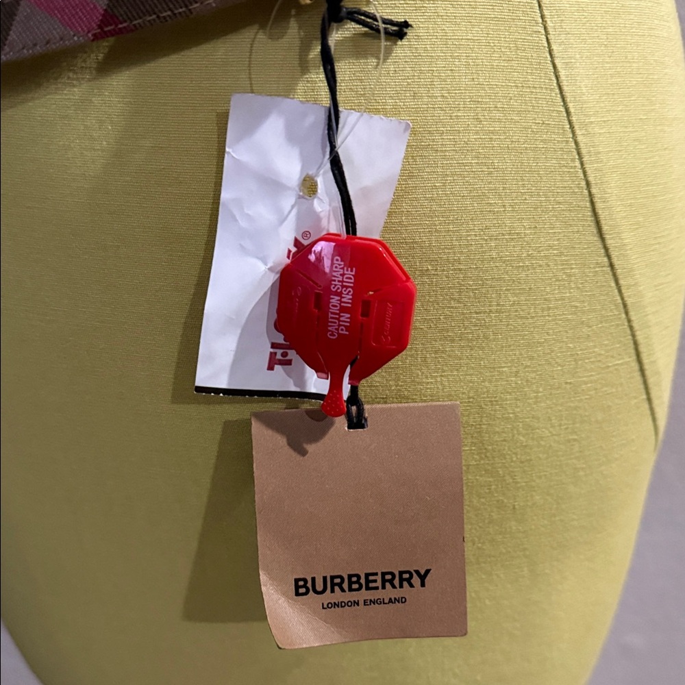 Burberry Reversible Check Belt - NWT - Picture 4 of 12